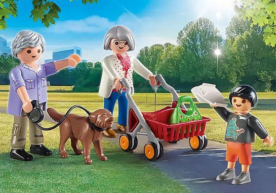 Grandparents with Child - TheToysRoom