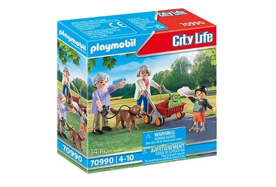 Grandparents with Child - TheToysRoom